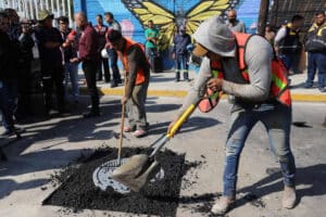 Cidade do México: tampas e gradis de policoncreto zeram gastos com reposição das versões metálicas furtadas.