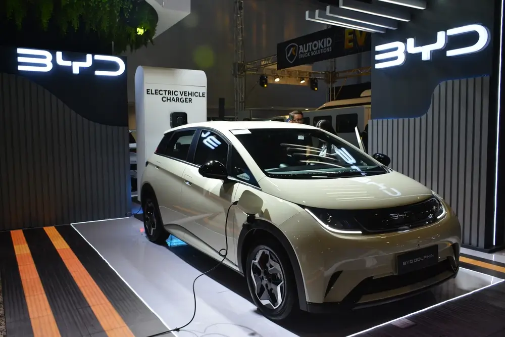 BYD: nº1 mundial em carros elétricos, montadora chinesa vai partir planta na Bahia.