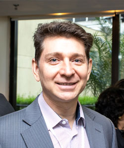 Luis Oscar Barros Coordenador de desenvolvimento de mercado de PE da ExxonMobil na América Latina