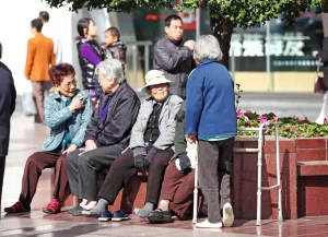China: predomínio de idosos reduz consumo interno e fortalece exportações de resinas como PE.