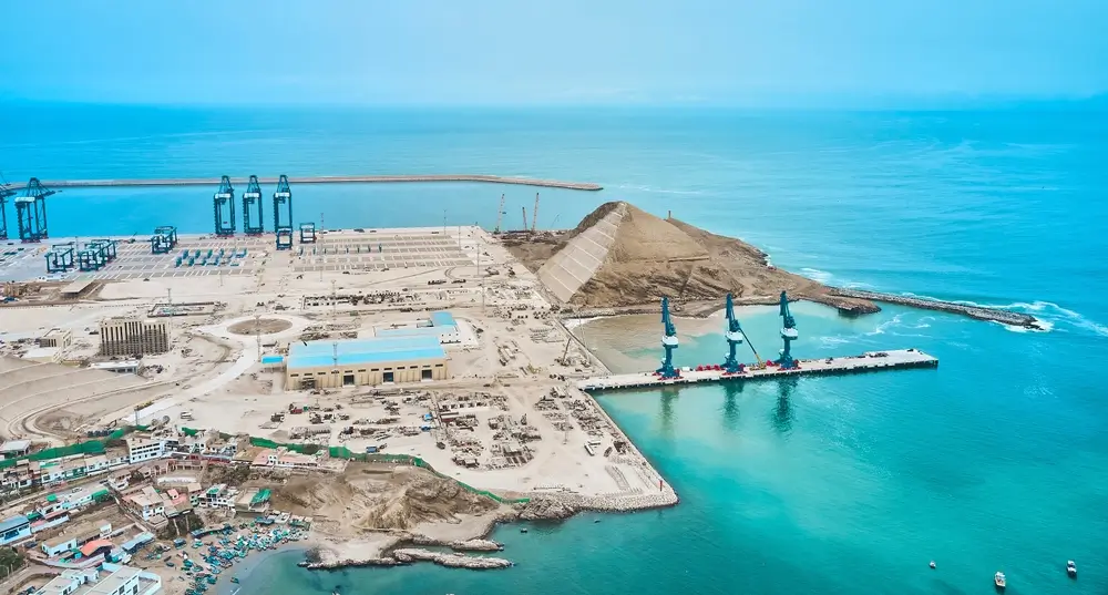 Porto de Chancay: entrada facilitada de produtos chineses no maior mercado internacional para transformados brasileiros.