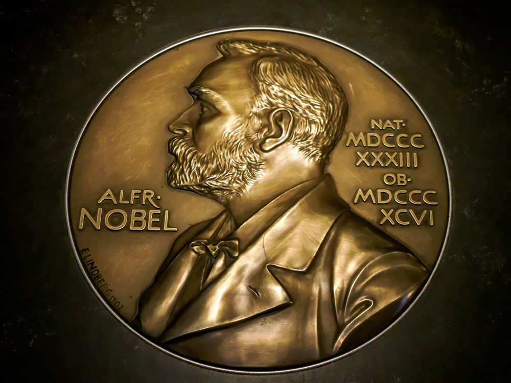 Por um Nobel para o plástico