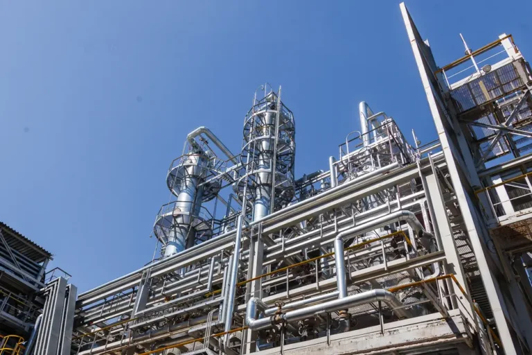 Petroquímica russa investe pesado em PE e PP