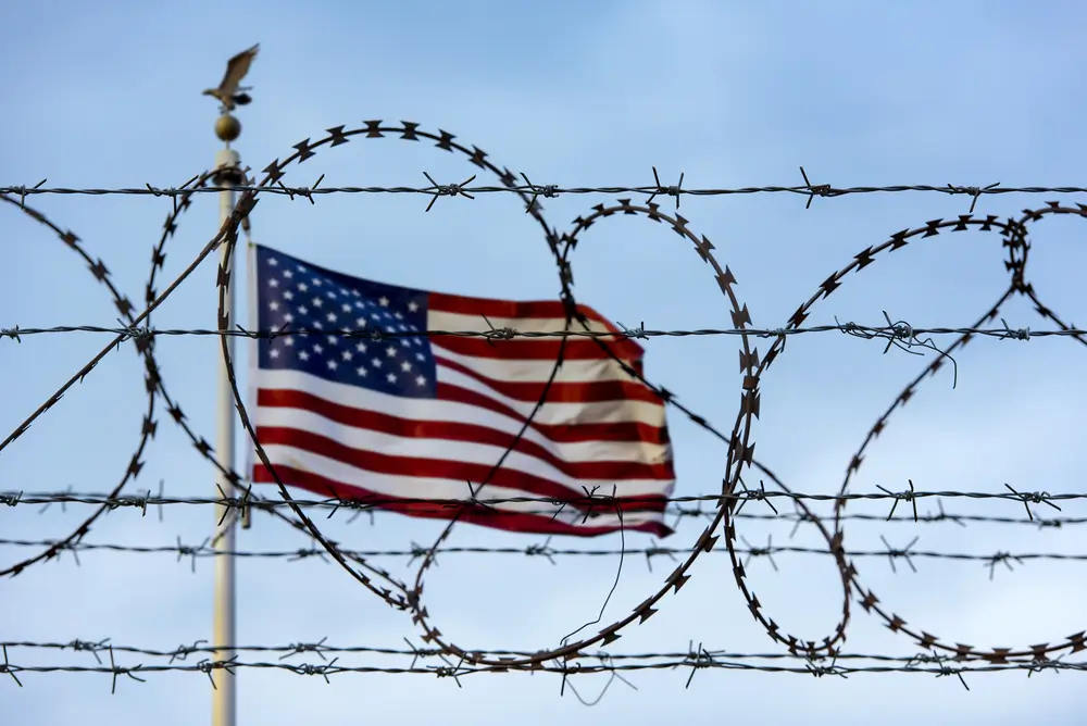 Protecionismo nos EUA: pleito controverso de barreiras tarifárias pela cadeia norte-americana de PET.