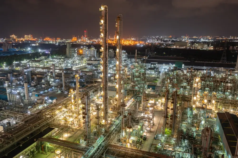 Petroquímica: excedente global de eteno/ PE tende a ressurgir aumentado após o fim da guerra no Irã.